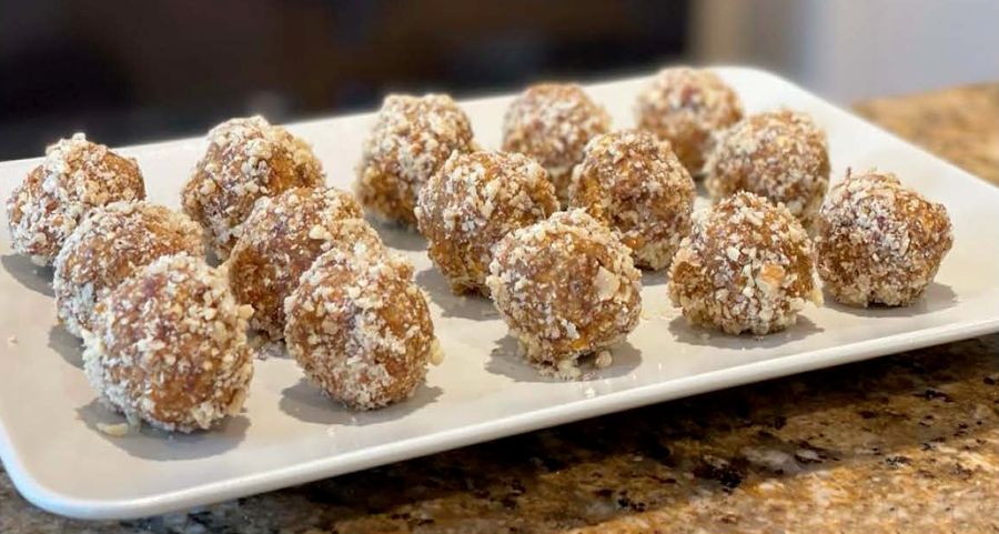 Raw Carrot Cake Balls